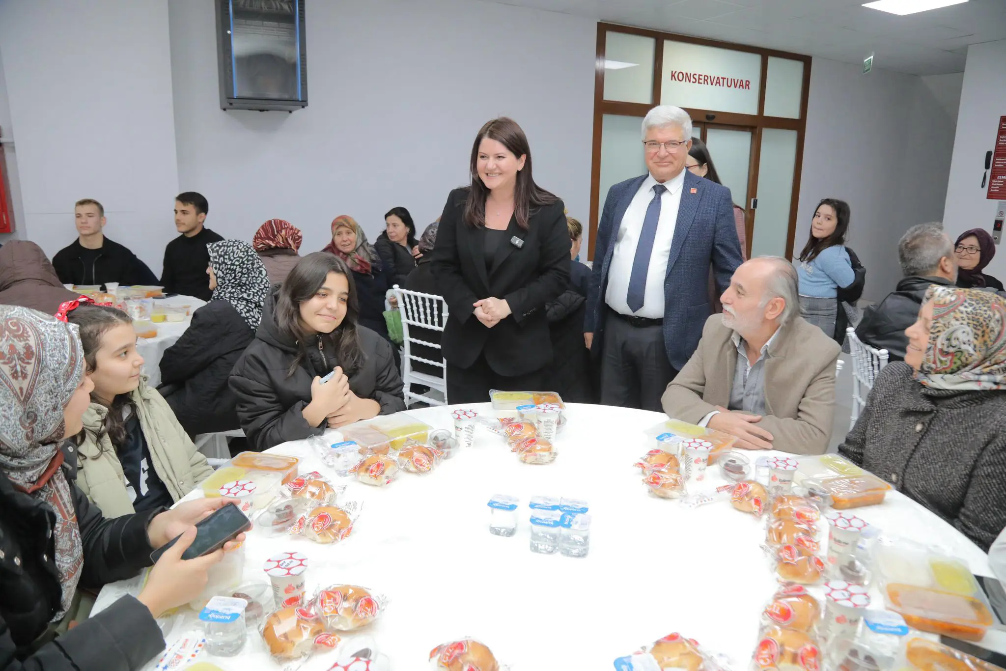 RAMAZAN’IN İLK İFTARI ATATÜRK KÜLTÜR MERKEZİ’NDE GERÇEKLEŞTİ galeri görseli